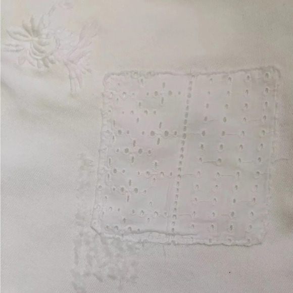 Lauren Ralph Lauren Women White Eyelet-Patchwork Relaxed Tapered
Jean Size 8p - Picture 7 of 11